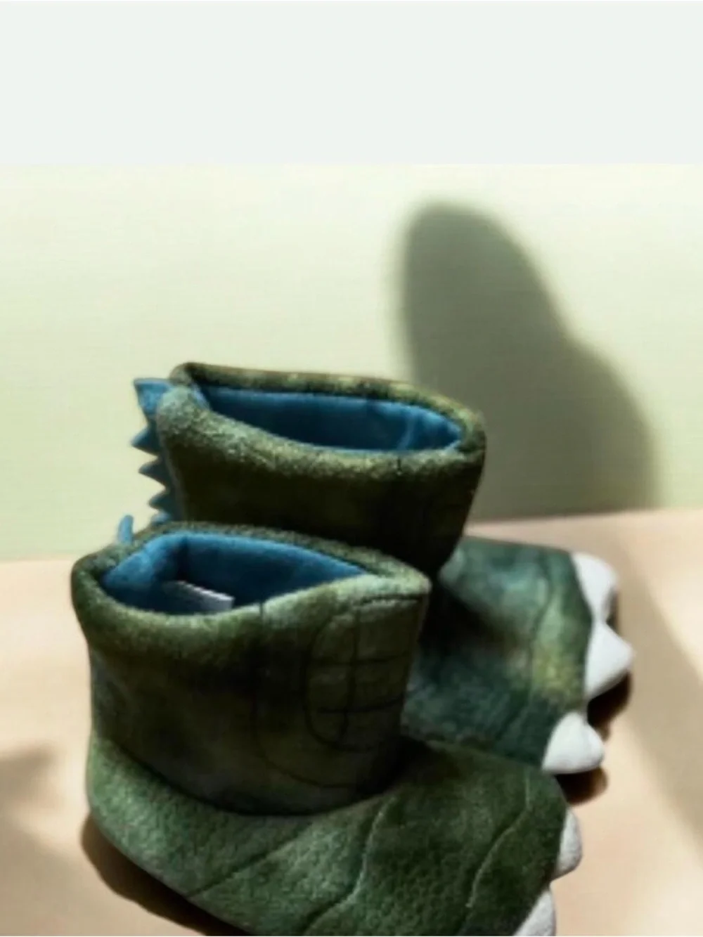 Cat & Jack Toddler Boys Green Dinosaur Claw Feet Slipper Boots Size 12-24 Months